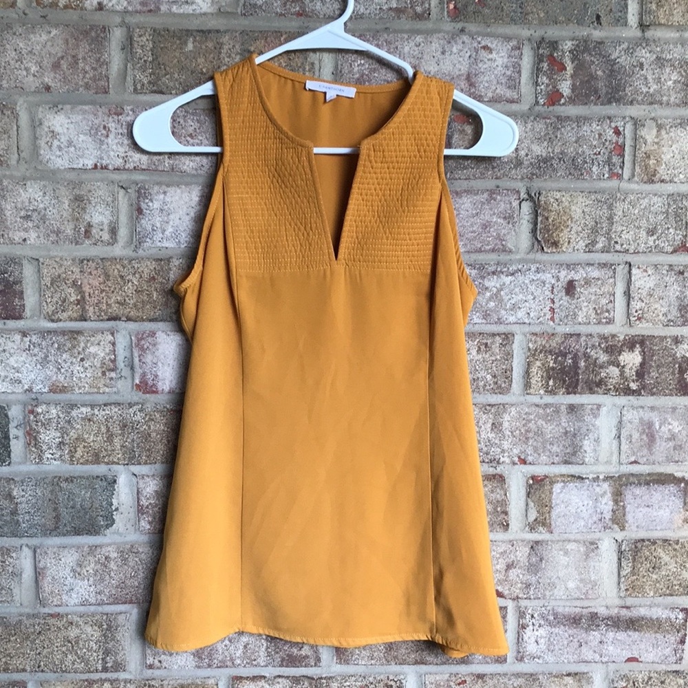 🍓5/$20 Hawthorn top!